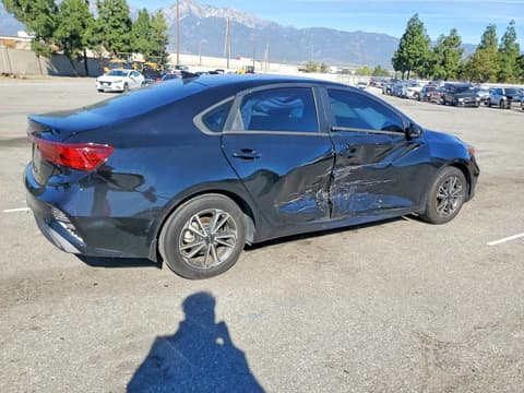 2022 Kia Forte, VIN 3KPF24AD1NE487768. Фото 3 из 6 с аукциона Copart. Каталог авто из США OpenDataCar.