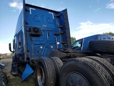 2023 Freightliner Cascadia 126, VIN 1FUJHHDR9PLNW7989. Zdjęcie 3 z 6 z aukcji Copart. Katalog aut z USA OpenDataCar.