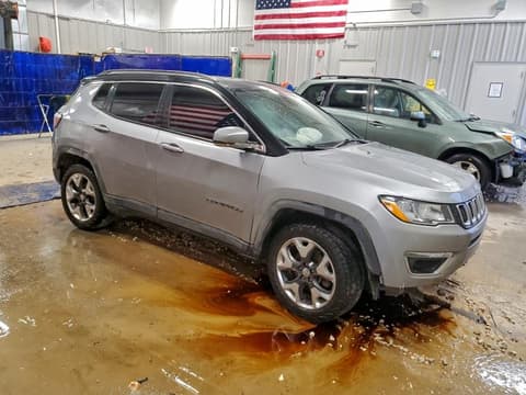2019 Jeep Compass, VIN 3C4NJDCB0KT690829. Фото 4 з 6 з аукціону Copart. Каталог авто зі США OpenDataCar.