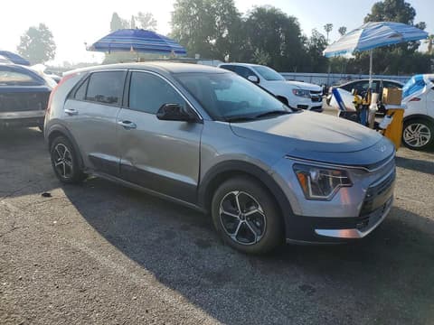 2023 Kia Niro, VIN KNDCP3LE2P5069996. Фото 4 з 6 з аукціону Copart. Каталог авто зі США OpenDataCar.