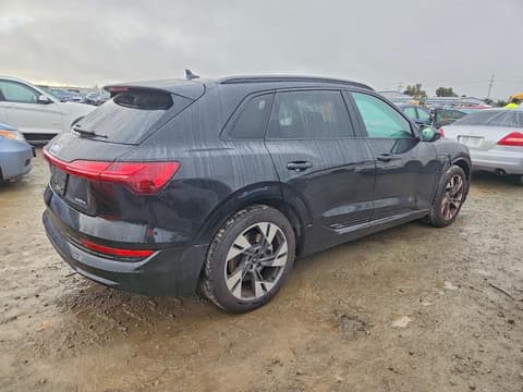 2021 Audi e-tron, VIN WA1AAAGE8MB018548. Zdjęcie 3 z 6 z aukcji Copart. Katalog aut z USA OpenDataCar.