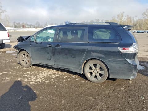 2016 Toyota Sienna, VIN 5TDXK3DC1GS696311. Фото 2 з 6 з аукціону Copart. Каталог авто зі США OpenDataCar.
