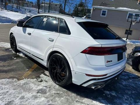 2021 Audi SQ8, VIN WA1CWBF1XMD021700. Фото 2 з 6 з аукціону Copart. Каталог авто зі США OpenDataCar.