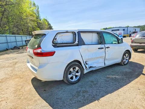 2015 Toyota Sienna, VIN 5TDZK3DC8FS615215. Фото 3 з 6 з аукціону Copart. Каталог авто зі США OpenDataCar.