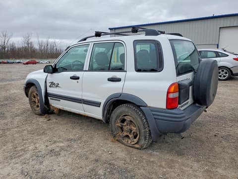 2001 Chevrolet Tracker, VIN 2CNBJ734316921971. Zdjęcie 2 z 6 z aukcji Copart. Katalog aut z USA OpenDataCar.