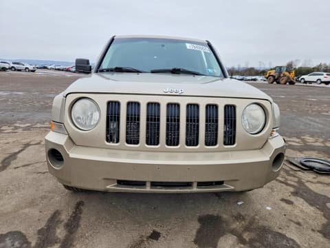 2010 Jeep Patriot, VIN 1J4NF2GB0AD524325. Фото 5 з 6 з аукціону Copart. Каталог авто зі США OpenDataCar.