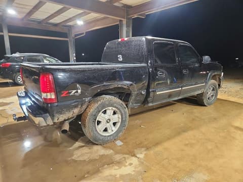 2005 Chevrolet Silverado, VIN 2GCEK13TX51230930. Photo 3 of 6 from Copart auction. OpenDataCar US salvage catalog.