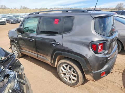 2018 Jeep Renegade, VIN ZACCJBAB8JPJ53840. Фото 2 з 6 з аукціону Copart. Каталог авто зі США OpenDataCar.
