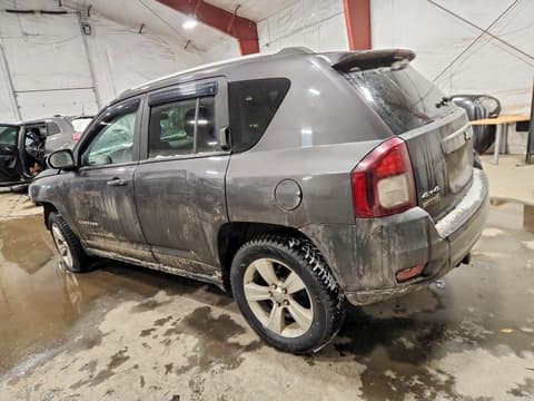 2015 Jeep Compass, VIN 1C4NJDBBXFD396092. Фото 2 з 6 з аукціону Copart. Каталог авто зі США OpenDataCar.