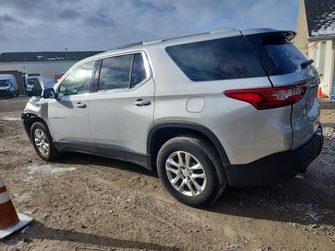 2018 Chevrolet Traverse, VIN 1GNEVGKW7JJ284702. Фото 2 з 6 з аукціону Copart. Каталог авто зі США OpenDataCar.