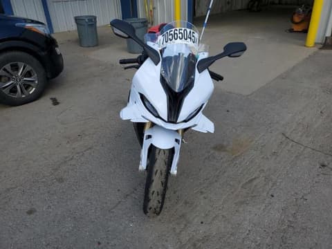 2024 Bmw S1000, VIN NY77746. Фото 2 из 6 с аукциона Copart. Каталог авто из США OpenDataCar.