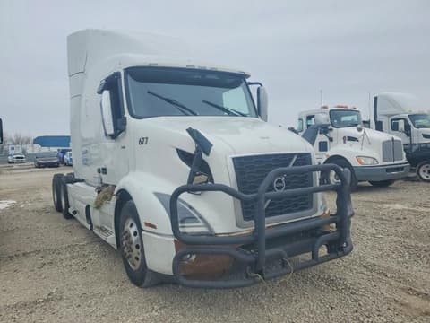 2020 Volvo VNR, VIN 4V4WC9EH1LN219288. Фото 1 из 6 с аукциона Copart. Каталог авто из США OpenDataCar.