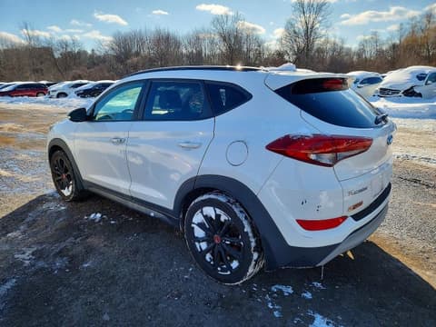 2017 Hyundai Tucson, VIN KM8J3CA27HU548865. Фото 2 з 6 з аукціону Copart. Каталог авто зі США OpenDataCar.