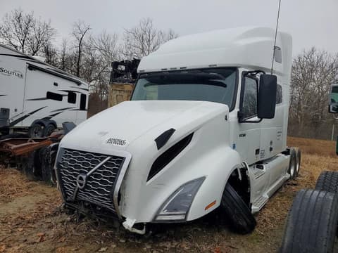 2022 Volvo VNL, VIN 4V4NC9EH3NN294833. Фото 2 з 6 з аукціону Copart. Каталог авто зі США OpenDataCar.