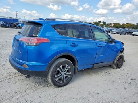 2017 Toyota RAV4, VIN JTMBFREV8HJ134860. Фото 3 з 6 з аукціону Copart. Каталог авто зі США OpenDataCar.