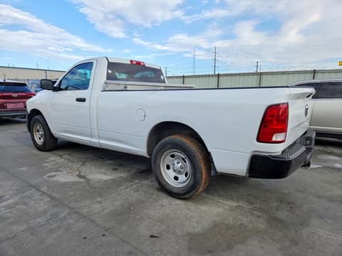 2019 Ram 1500, VIN 3C6JR6DG6KG502330. Фото 2 з 6 з аукціону Copart. Каталог авто зі США OpenDataCar.