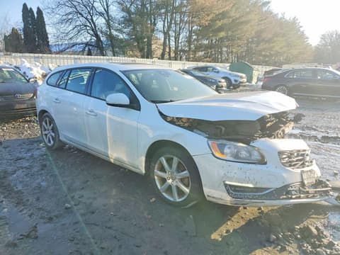 2017 Volvo V60, VIN YV140MEJ6H1352686. Фото 4 з 6 з аукціону Copart. Каталог авто зі США OpenDataCar.