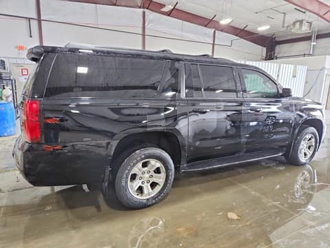 2017 Chevrolet Suburban, VIN 1GNSKHKC4HR347838. Фото 3 з 6 з аукціону Copart. Каталог авто зі США OpenDataCar.