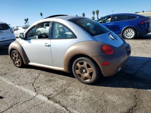 2000 Volkswagen Beetle, VIN 3VWCD21C7YM411438. Фото 2 з 6 з аукціону Copart. Каталог авто зі США OpenDataCar.