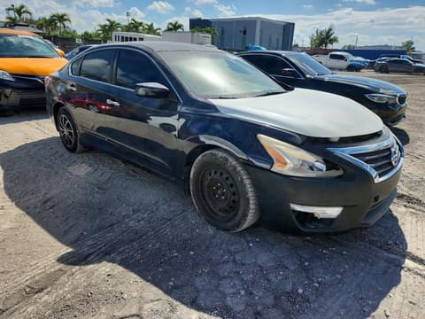 2015 Nissan Altima, VIN 1N4AL3AP3FN337319. Фото 4 з 6 з аукціону Copart. Каталог авто зі США OpenDataCar.