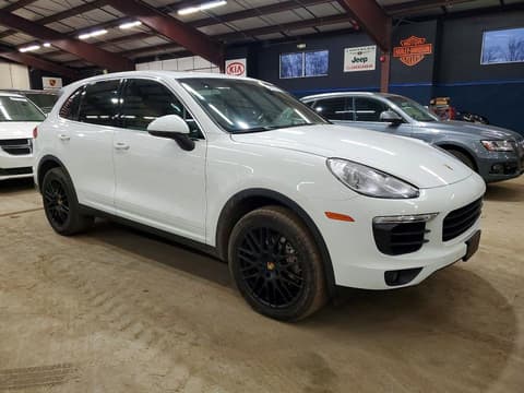 2017 Porsche Cayenne, VIN WP1AB2A25HLA52775. Фото 4 з 6 з аукціону Copart. Каталог авто зі США OpenDataCar.