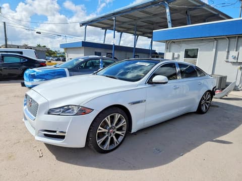 2019 Jaguar XJ-Series, VIN SAJWA2G71K8W18228. Фото 1 з 6 з аукціону Copart. Каталог авто зі США OpenDataCar.