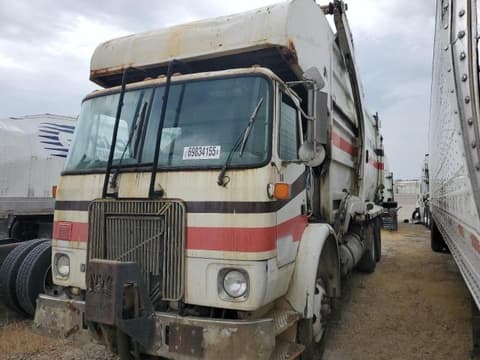 2002 Volvo Xpeditorwx, VIN 4V2DC6UE32N333958. Zdjęcie 2 z 6 z aukcji Copart. Katalog aut z USA OpenDataCar.