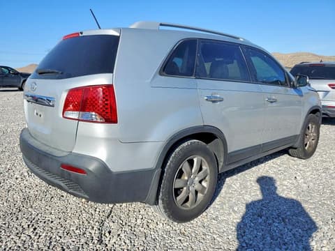 2013 Kia Sorento, VIN 5XYKT3A64DG405282. Zdjęcie 3 z 6 z aukcji Copart. Katalog aut z USA OpenDataCar.