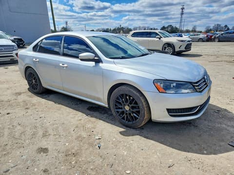2013 Volkswagen Passat, VIN 1VWAP7A38DC032357. Zdjęcie 4 z 6 z aukcji Copart. Katalog aut z USA OpenDataCar.