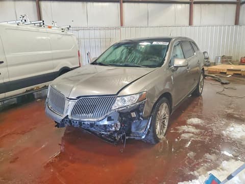 2015 Lincoln MKT, VIN 2LMHJ5AT1FBL02670. Фото 1 из 6 с аукциона Copart. Каталог авто из США OpenDataCar.