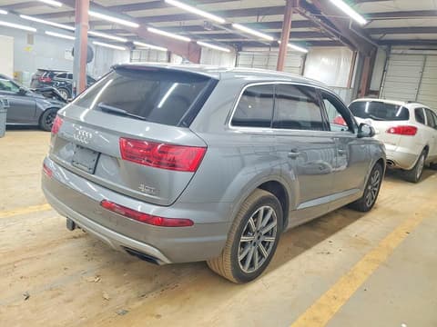 2018 Audi Q7, VIN WA1LAAF70JD015686. Фото 3 з 6 з аукціону Copart. Каталог авто зі США OpenDataCar.