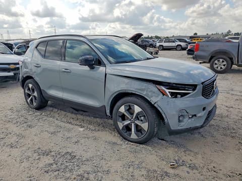 2026 Volvo XC40, VIN YV4L12UC0T2740440. Фото 4 з 6 з аукціону Copart. Каталог авто зі США OpenDataCar.