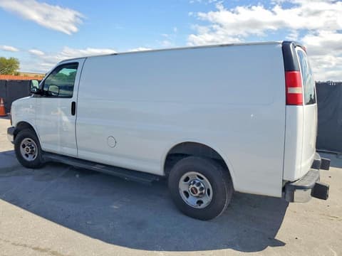 2015 Gmc Savana, VIN 1GTW7FCFXF1902960. Фото 2 з 6 з аукціону Copart. Каталог авто зі США OpenDataCar.