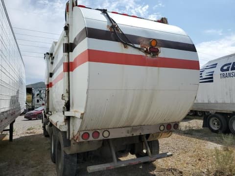 2002 Volvo Xpeditorwx, VIN 4V2DC6UE32N333958. Zdjęcie 3 z 6 z aukcji Copart. Katalog aut z USA OpenDataCar.