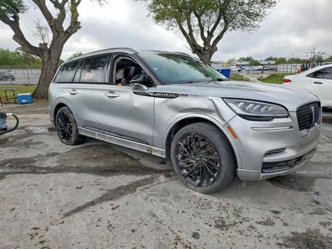 2023 Lincoln Aviator, VIN 5LM5J7WC1PGL22086. Zdjęcie 4 z 6 z aukcji Copart. Katalog aut z USA OpenDataCar.