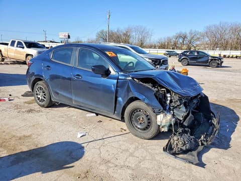 2018 Toyota Yaris, VIN 3MYDLBYV4JY308141. Фото 4 з 6 з аукціону Copart. Каталог авто зі США OpenDataCar.