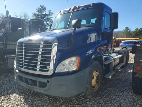 2014 Freightliner Cascadia, VIN 3AKJGEBGXESFS8836. Photo 2 of 6 from Copart auction. OpenDataCar US salvage catalog.