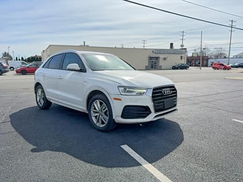 2018 Audi Q3, VIN WA1BCCFS6JR027592. Фото 1 з 6 з аукціону Copart. Каталог авто зі США OpenDataCar.