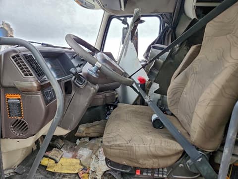 2013 Volvo VNL, VIN 4V4NC9EH3DN134059. Фото 5 з 6 з аукціону Copart. Каталог авто зі США OpenDataCar.