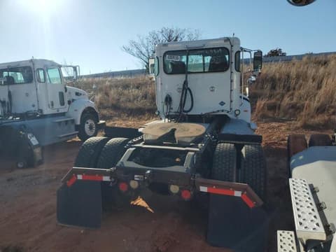 2017 Peterbilt 348, VIN 1NP3A28X7HD421508. Фото 4 з 6 з аукціону Copart. Каталог авто зі США OpenDataCar.