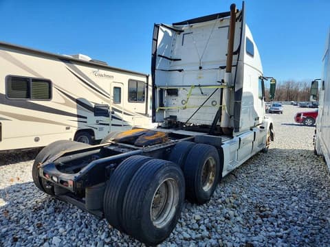 2017 Volvo VN, VIN 4V4NC9EH1HN987310. Фото 4 з 6 з аукціону Copart. Каталог авто зі США OpenDataCar.