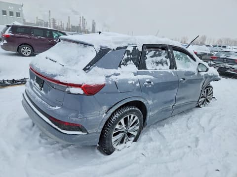 2025 Audi Q4 e-tron, VIN WA1GUAFZ6SP042692. Фото 3 из 6 с аукциона Copart. Каталог авто из США OpenDataCar.