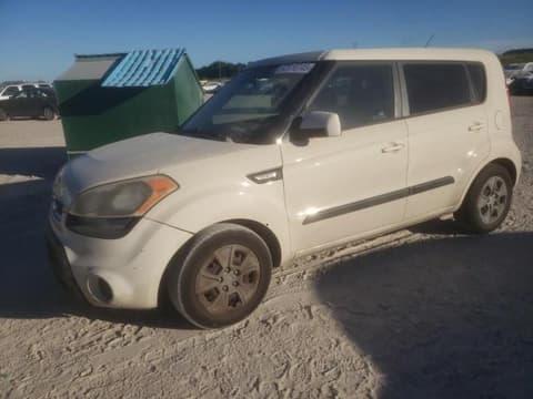 2013 Kia Soul, VIN KNDJT2A50D7758242. Фото 1 з 6 з аукціону Copart. Каталог авто зі США OpenDataCar.