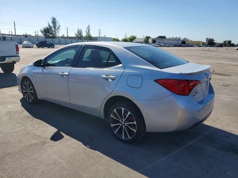 2018 Toyota Corolla, VIN 5YFBURHEXJP810048. Фото 2 з 6 з аукціону Copart. Каталог авто зі США OpenDataCar.