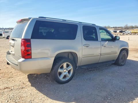 2008 Chevrolet Suburban, VIN 1GNFC16018J230318. Zdjęcie 3 z 6 z aukcji Copart. Katalog aut z USA OpenDataCar.