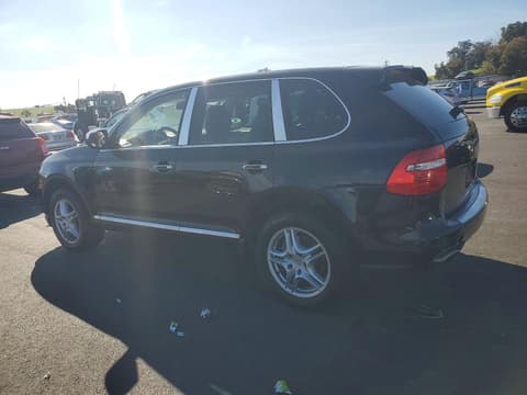 2010 Porsche Cayenne, VIN WP1AA2AP9ALA10727. Фото 2 з 6 з аукціону Copart. Каталог авто зі США OpenDataCar.