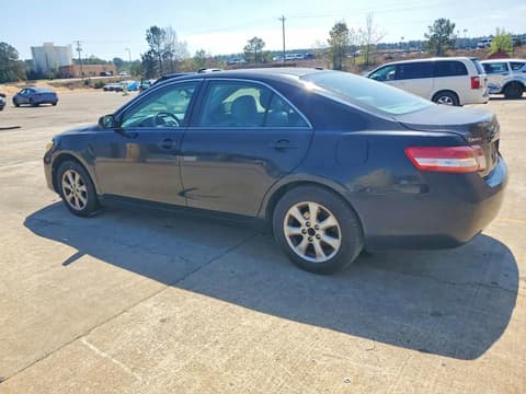 2011 Toyota Camry, VIN 4T1BF3EK5BU173121. Zdjęcie 2 z 6 z aukcji Copart. Katalog aut z USA OpenDataCar.