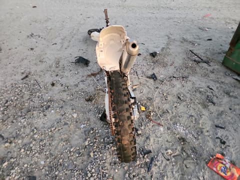 2024 Yamaha YZ450, VIN JYACJ34C6RA011636. Фото 4 з 6 з аукціону Copart. Каталог авто зі США OpenDataCar.