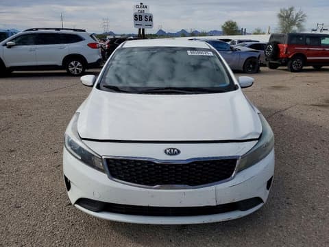 2017 Kia Forte, VIN 3KPFK4A77HE035810. Фото 5 из 6 с аукциона Copart. Каталог авто из США OpenDataCar.