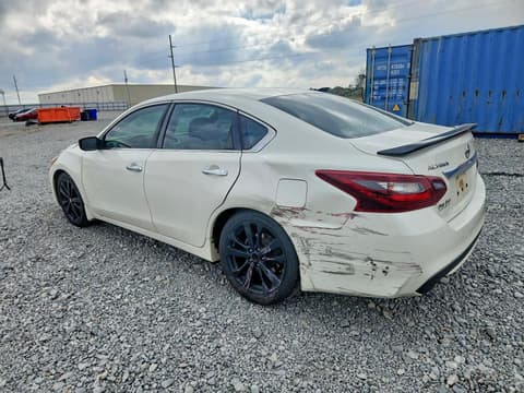 2017 Nissan Altima, VIN 1N4AL3AP8HC284244. Фото 2 з 6 з аукціону Copart. Каталог авто зі США OpenDataCar.